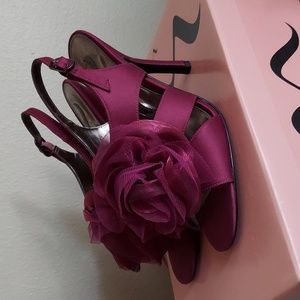 Nina Shoes Fuschia Luster Cleta Rose Heel Sandals 6